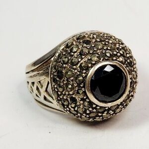 Beautiful Sterling Silver Onyx & Marcasite Art Nouveau Design Ring - Size 8